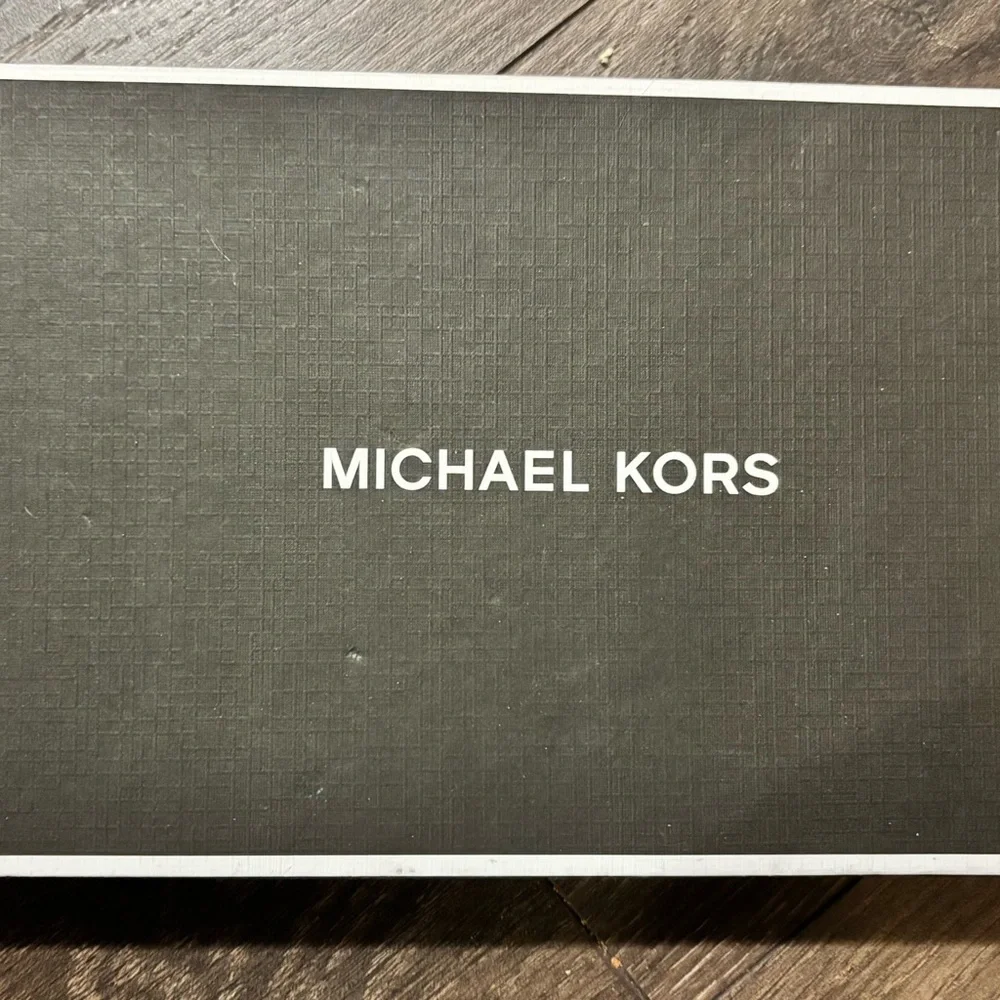 Michael Kors Blue Wallet and Black Belt Set - Picture 4 of 4